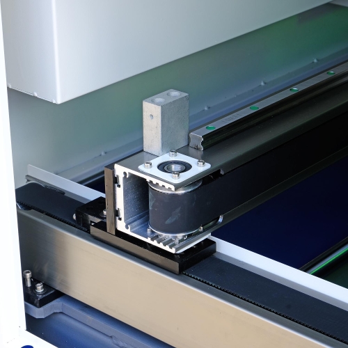 FIBER metaallasersnijmachine 1500W 60x40cm | Doorgeeftafel + accessoires